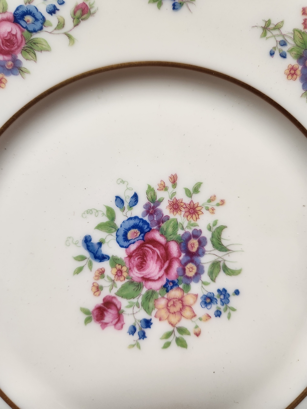 Lenox 6 White Dessert Plate with Pink & Blue Floral Bouquet and Gold Trim - Picture 12 of 15